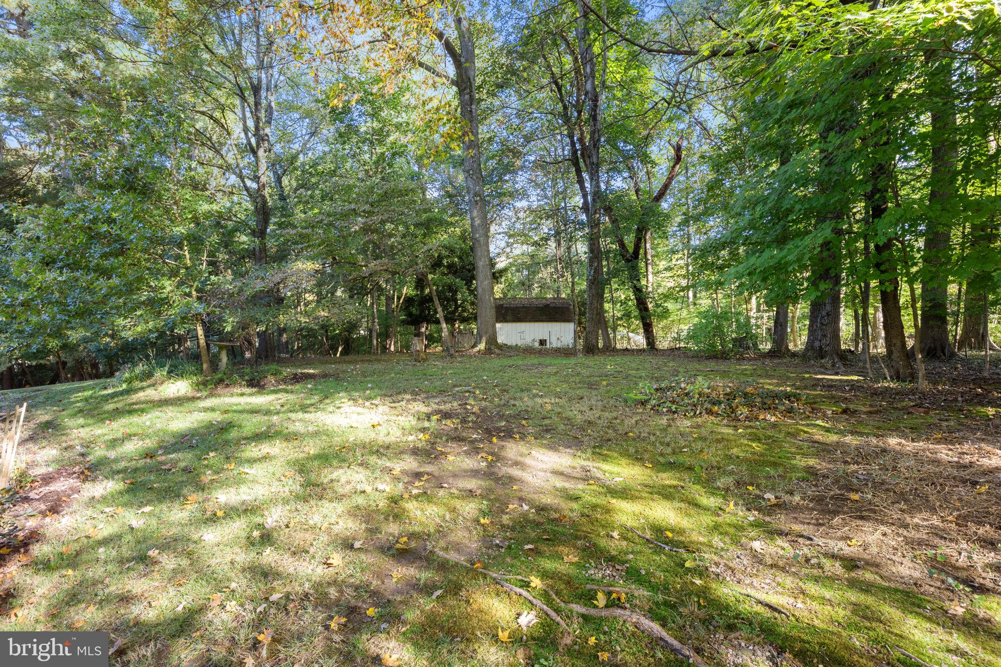 15 Pebble Woods Dr N