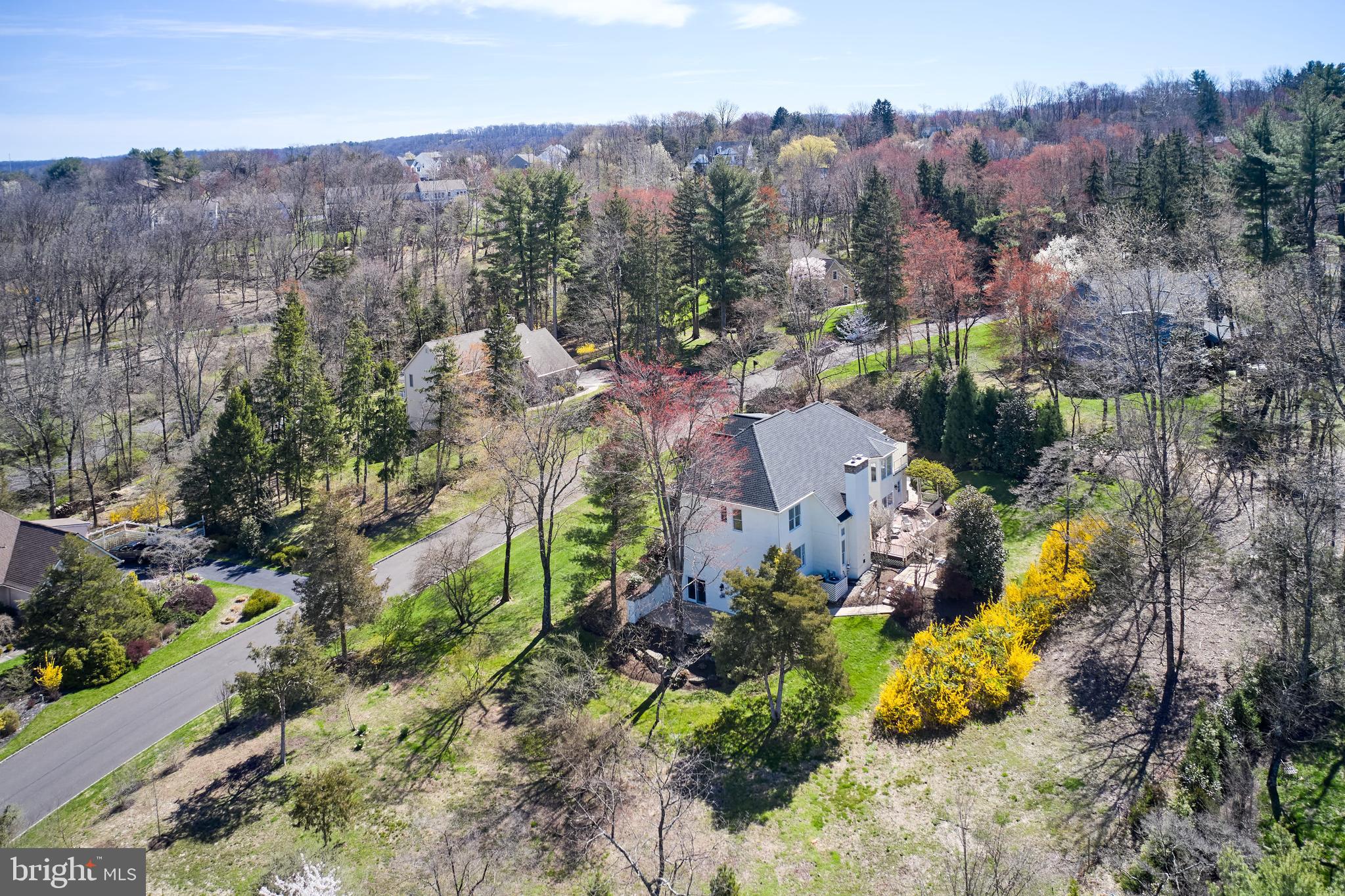 4 Kingswood Dr