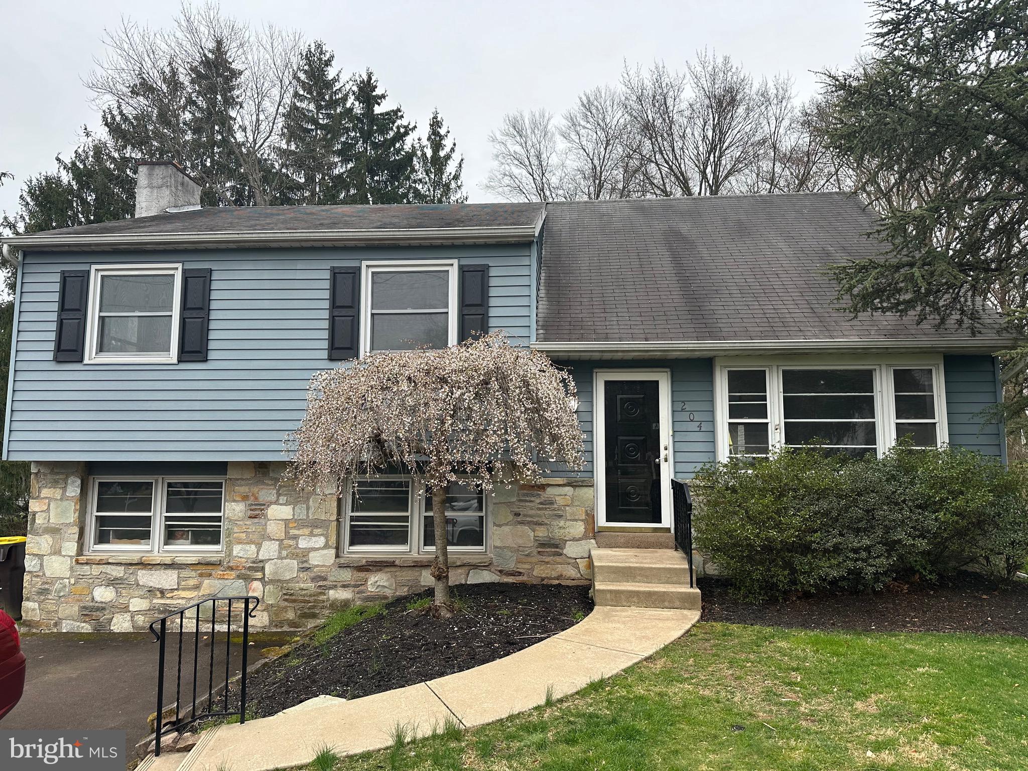 204 Cornwall Dr