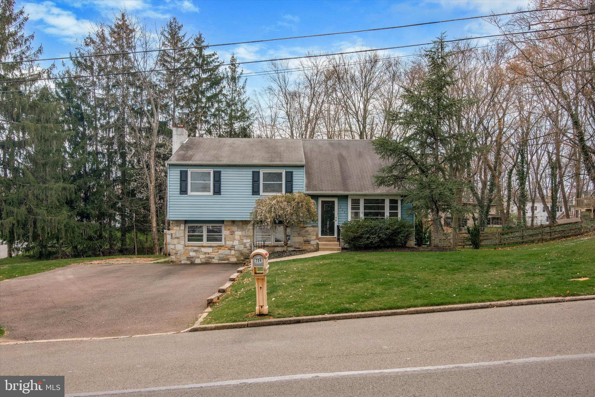 204 Cornwall Dr