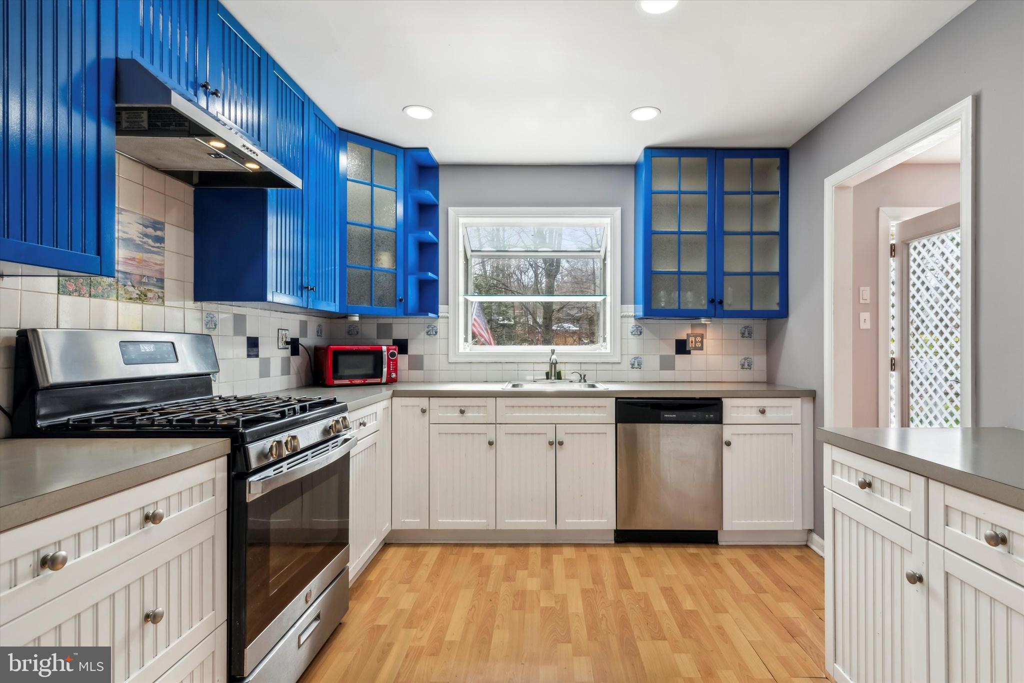 204 Cornwall Dr