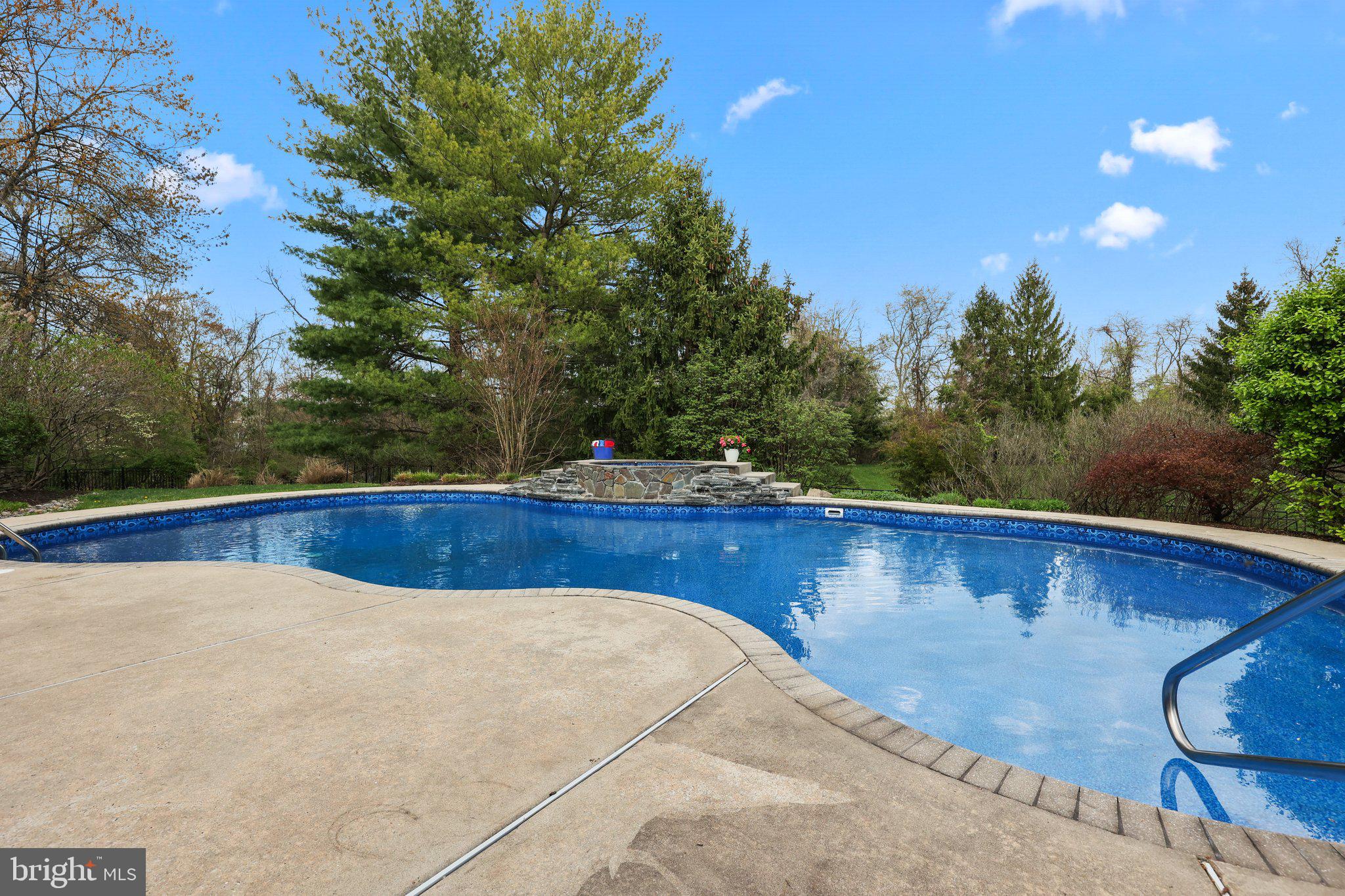 40 Dalton Way