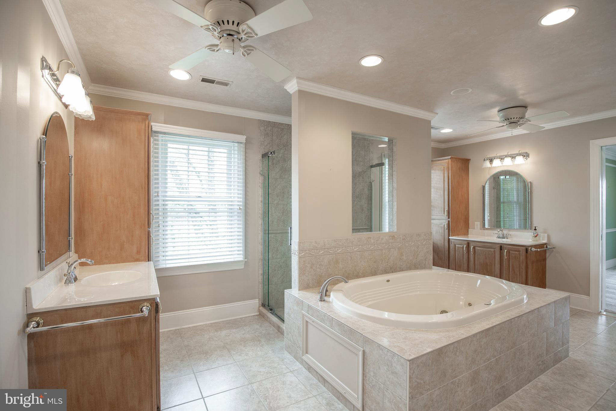 4 Bayshore Dr