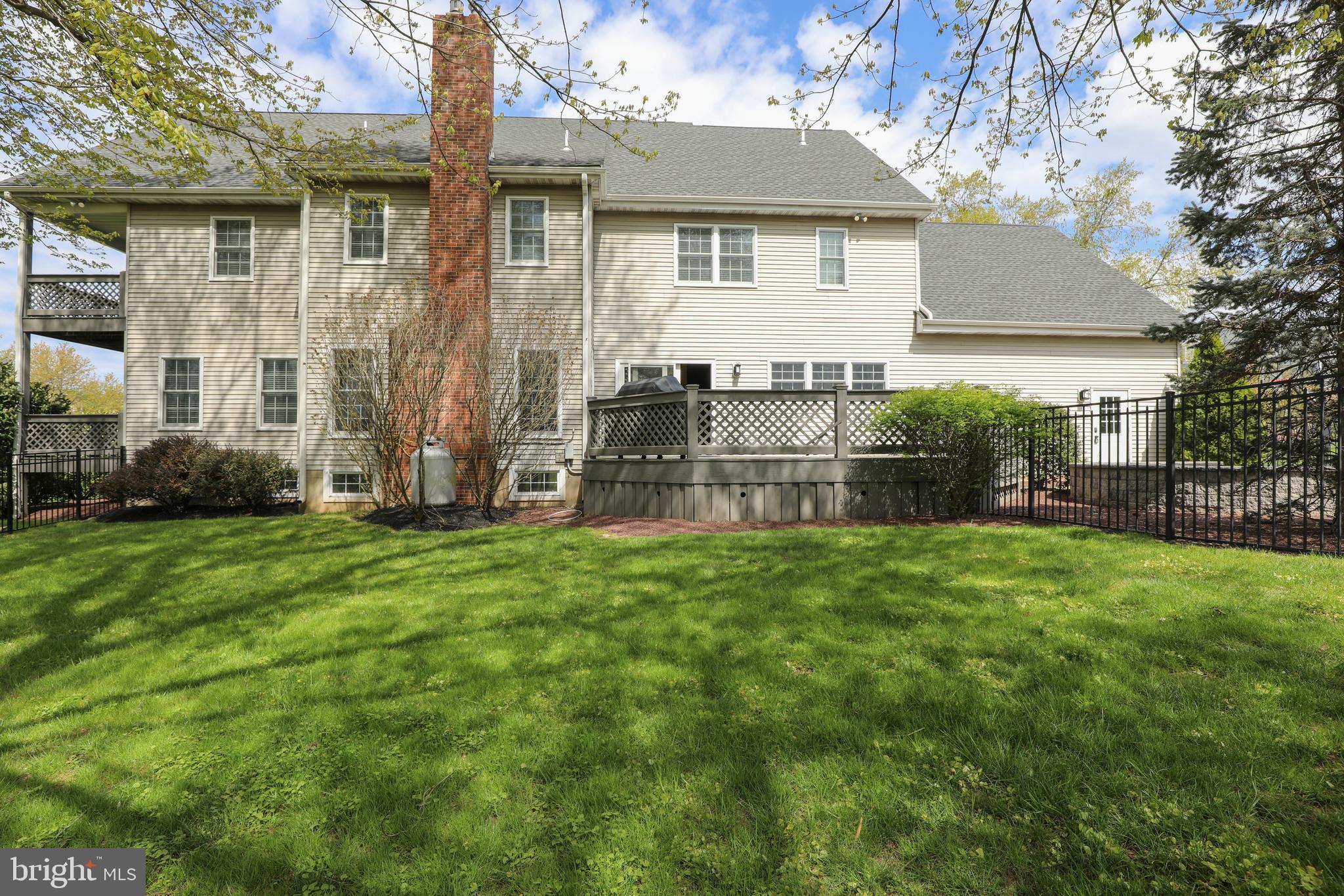 4 Bayshore Dr