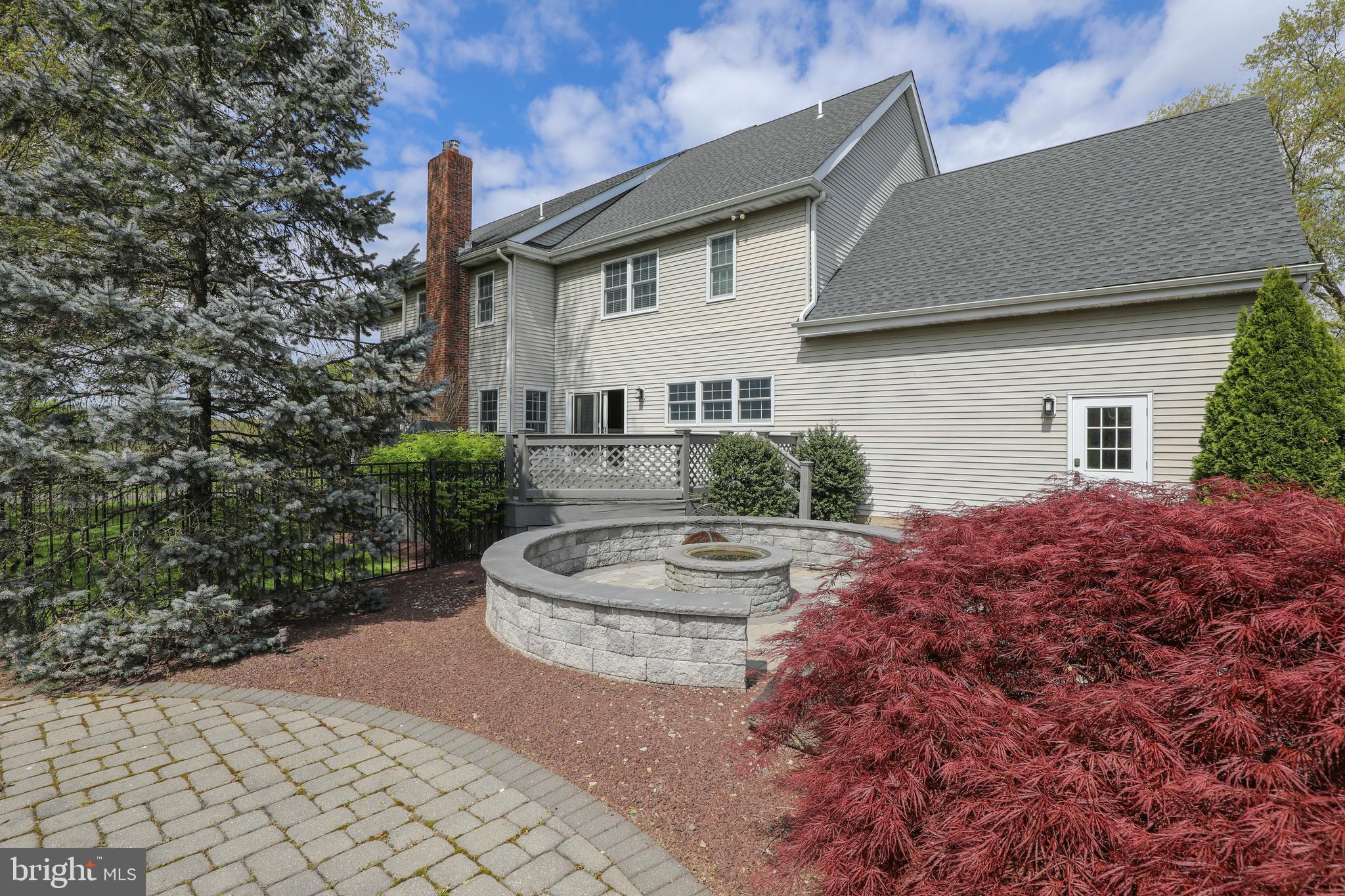 4 Bayshore Dr