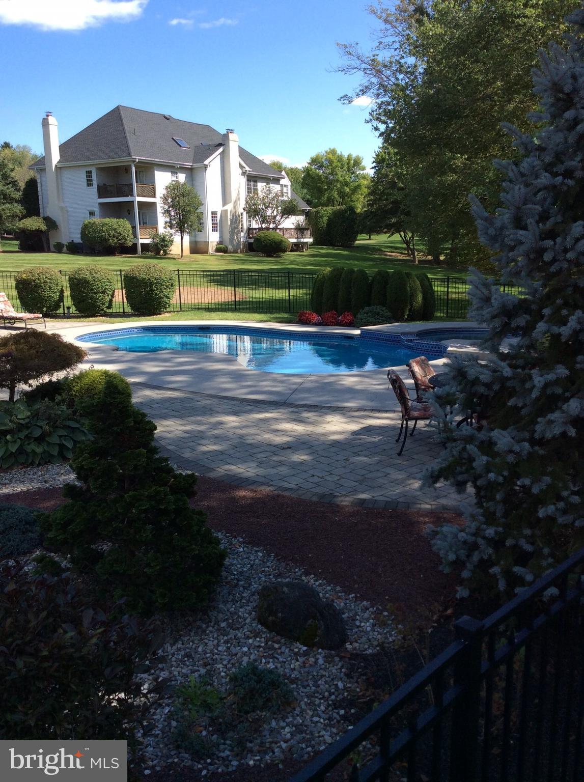 4 Bayshore Dr