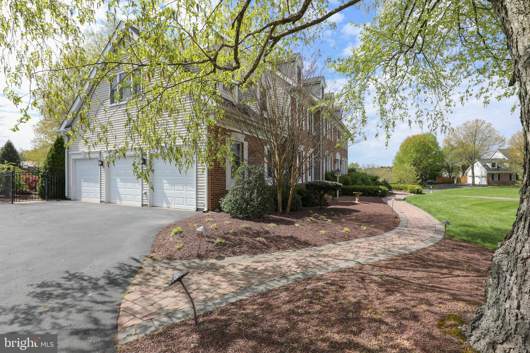 4 Bayshore Dr