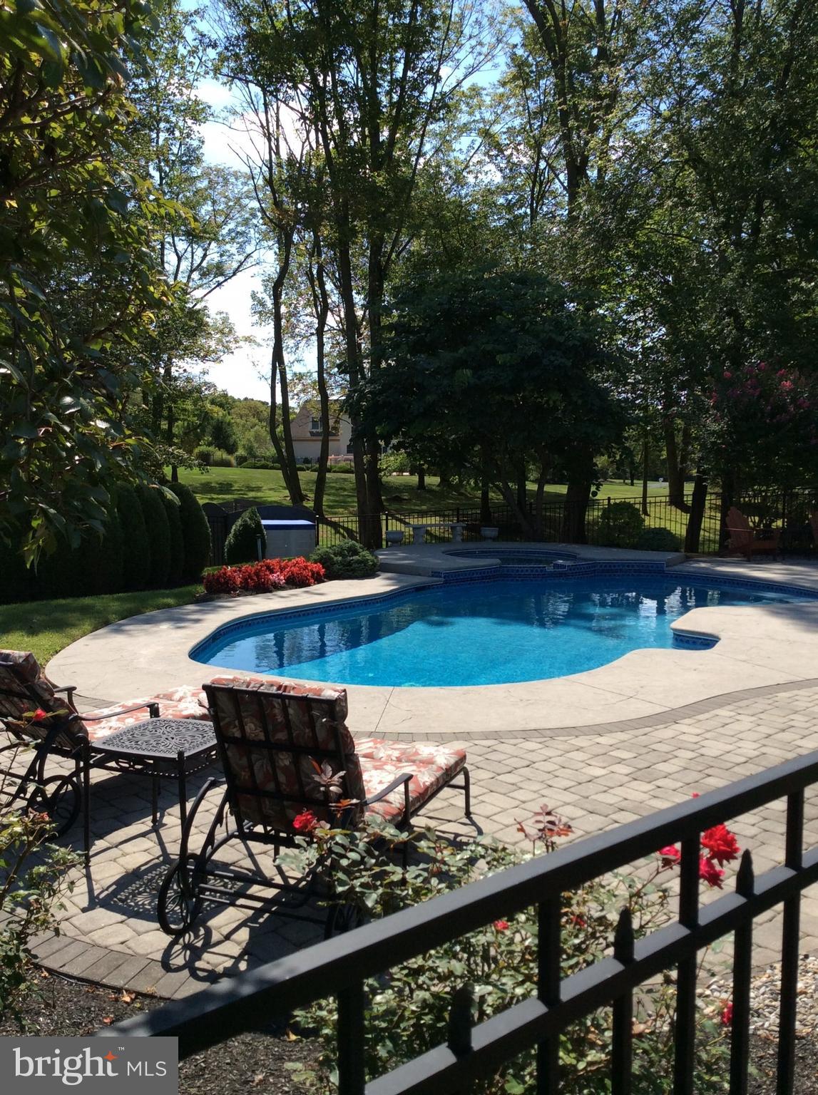 4 Bayshore Dr