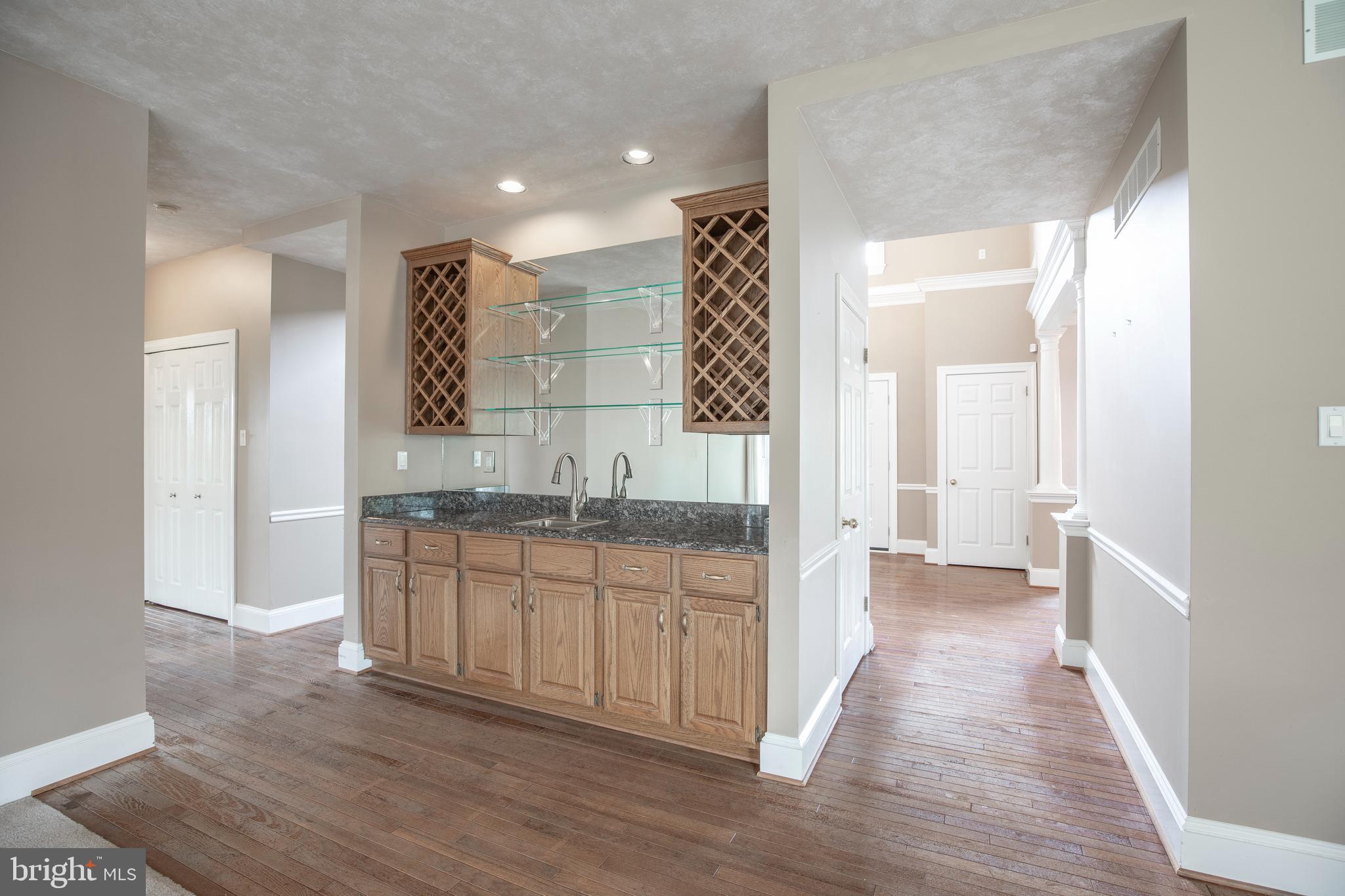 4 Bayshore Dr