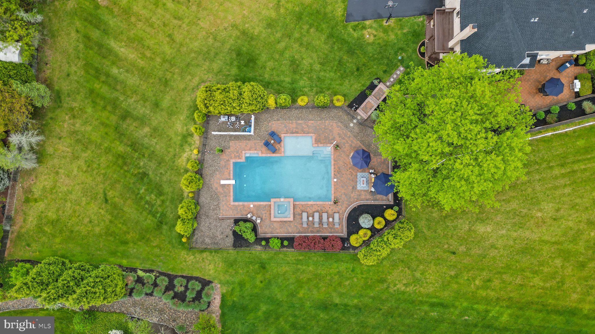 384 Ridge Ave