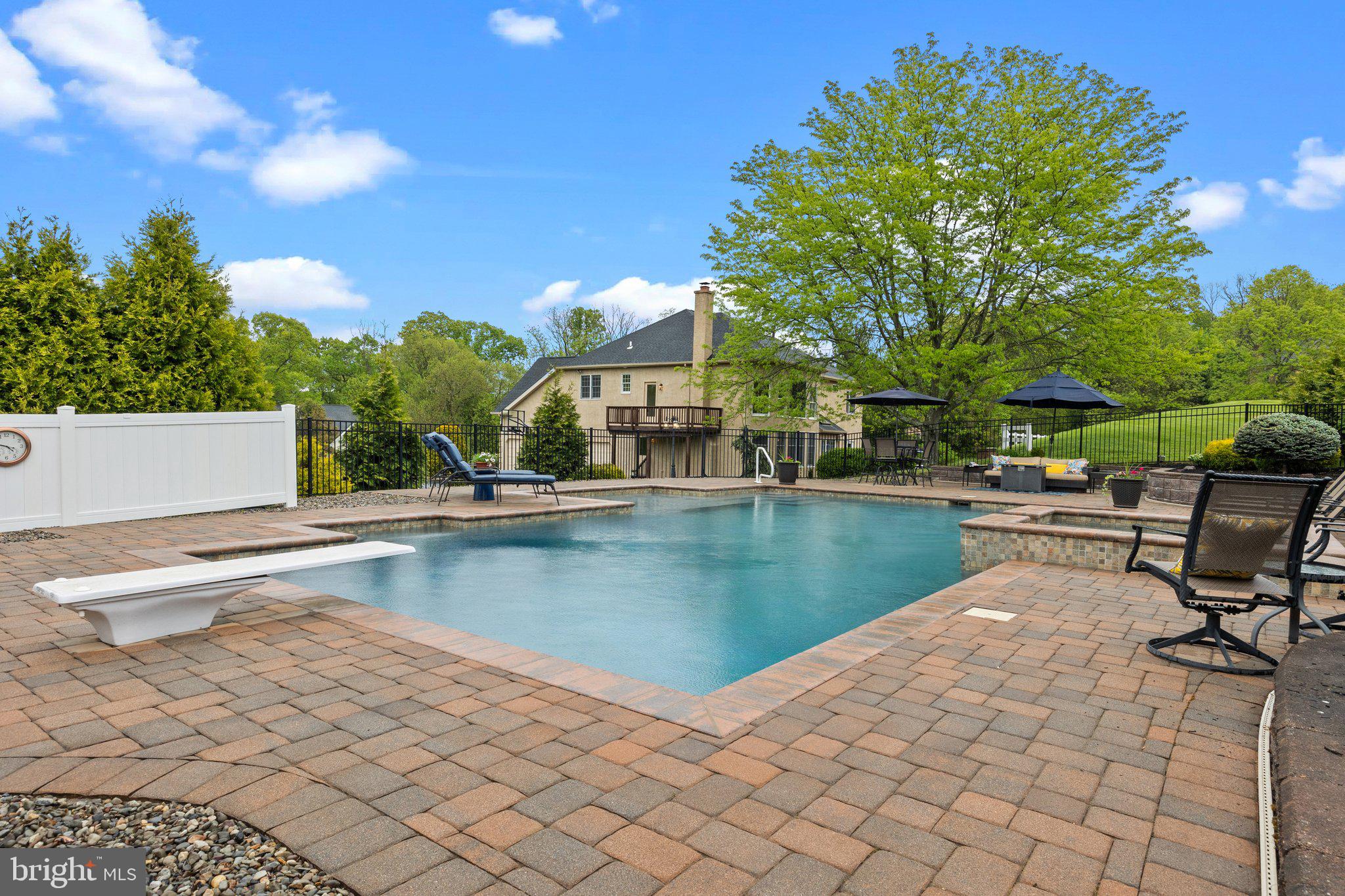 384 Ridge Ave