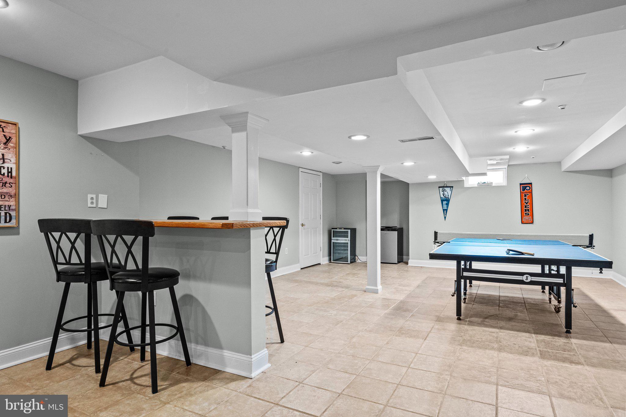 384 Ridge Ave
