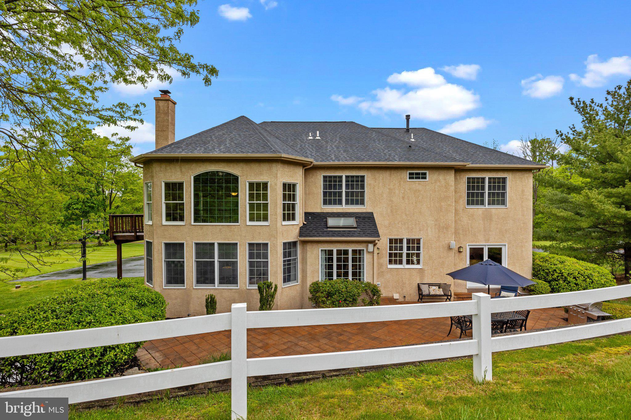384 Ridge Ave