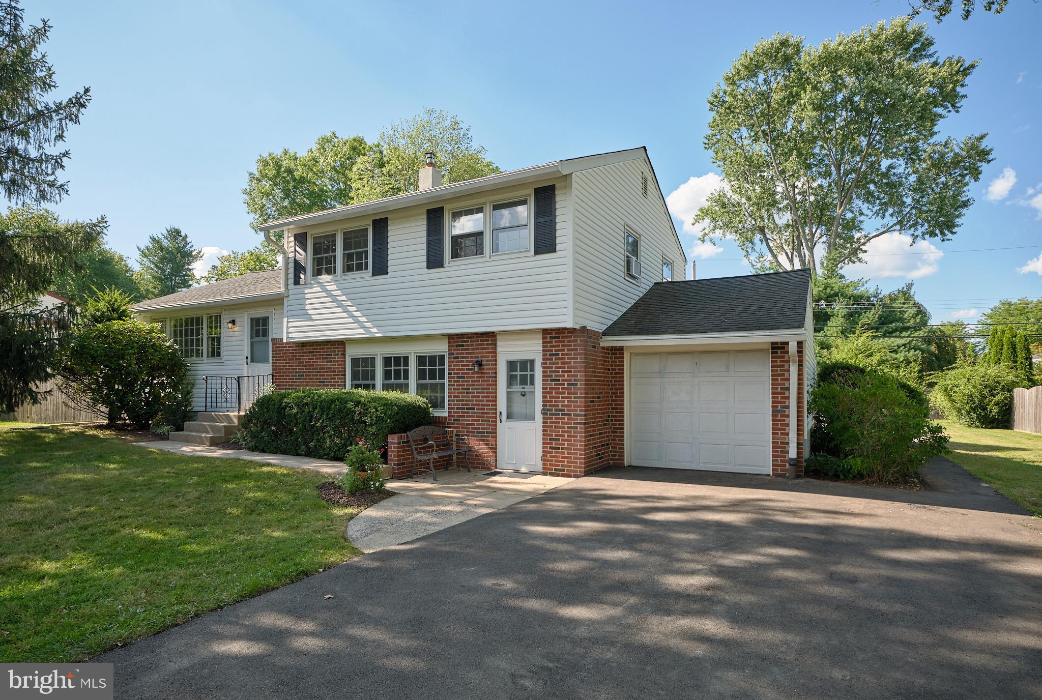 16 Richie Ln