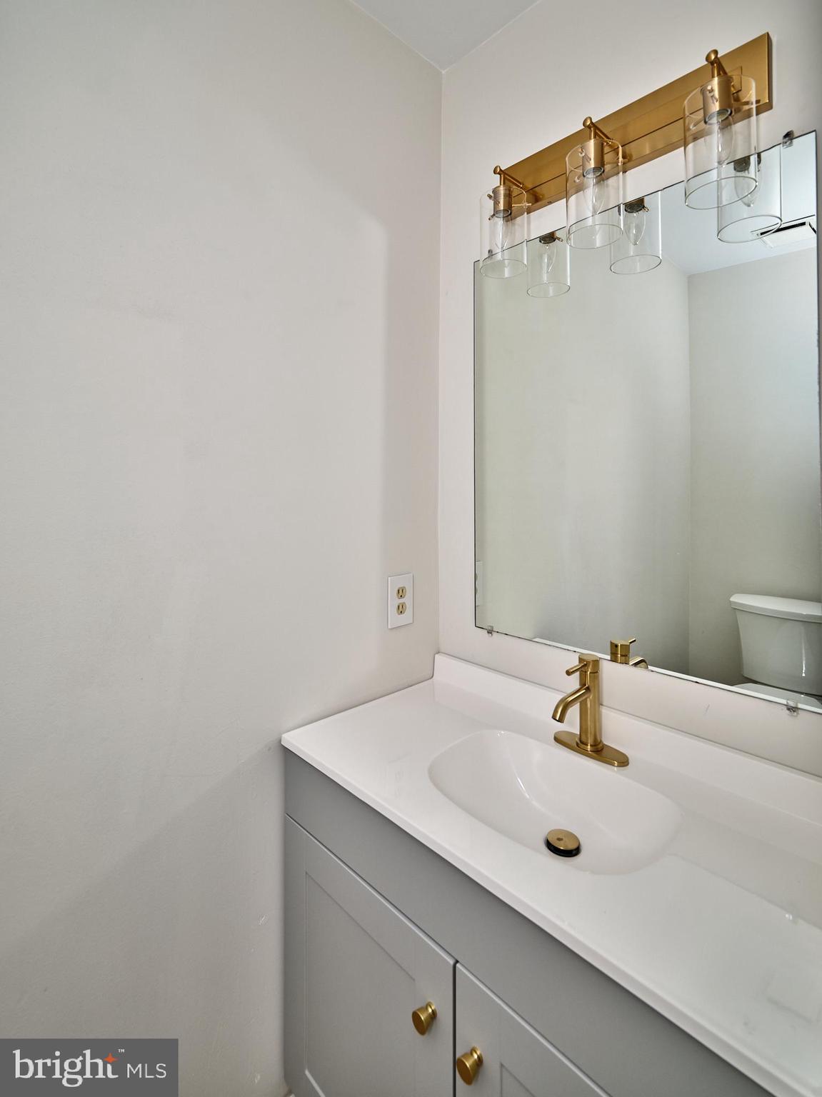 5515 Rinker Cir #350