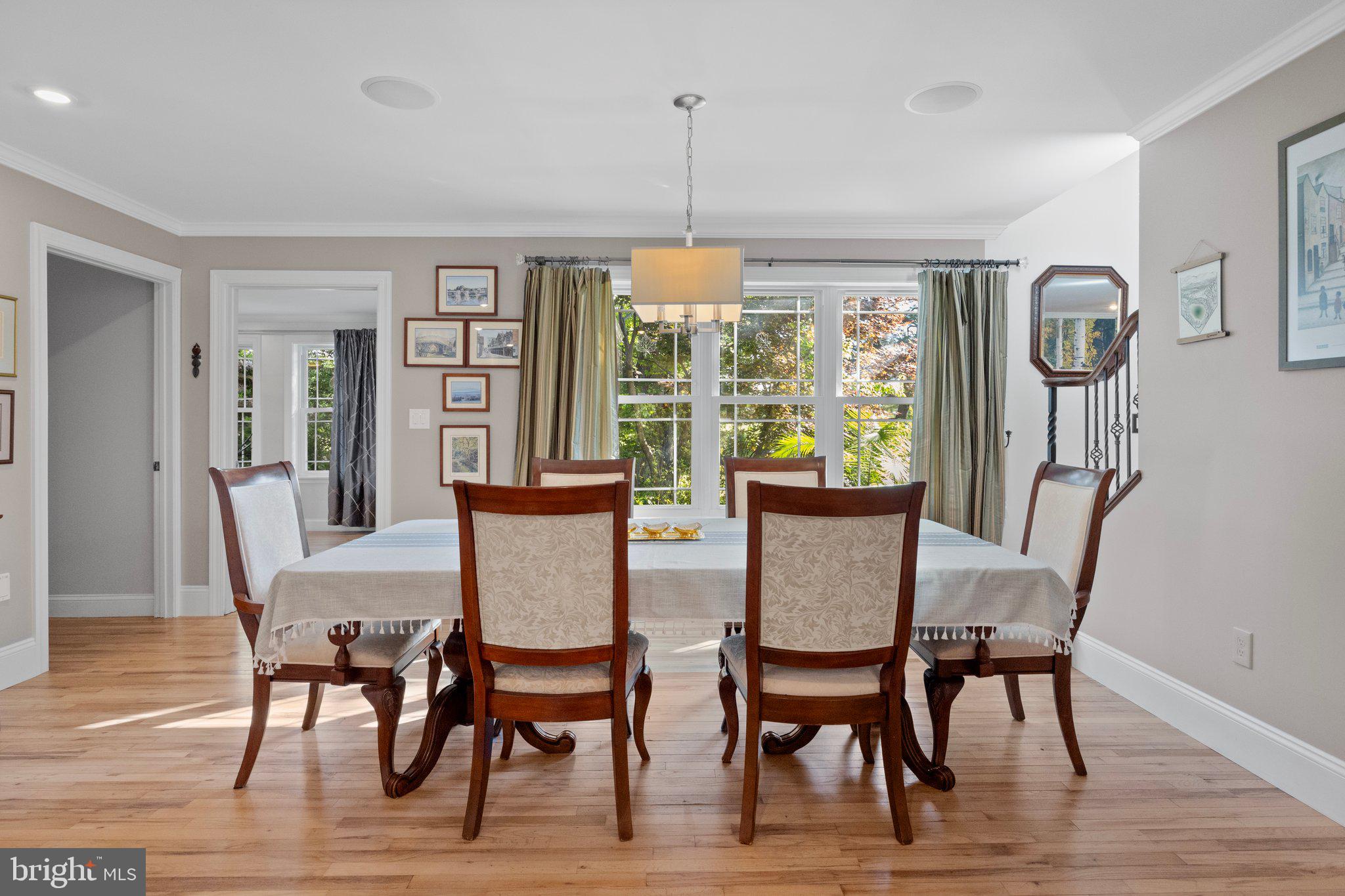 6176 Pidcock Creek Rd