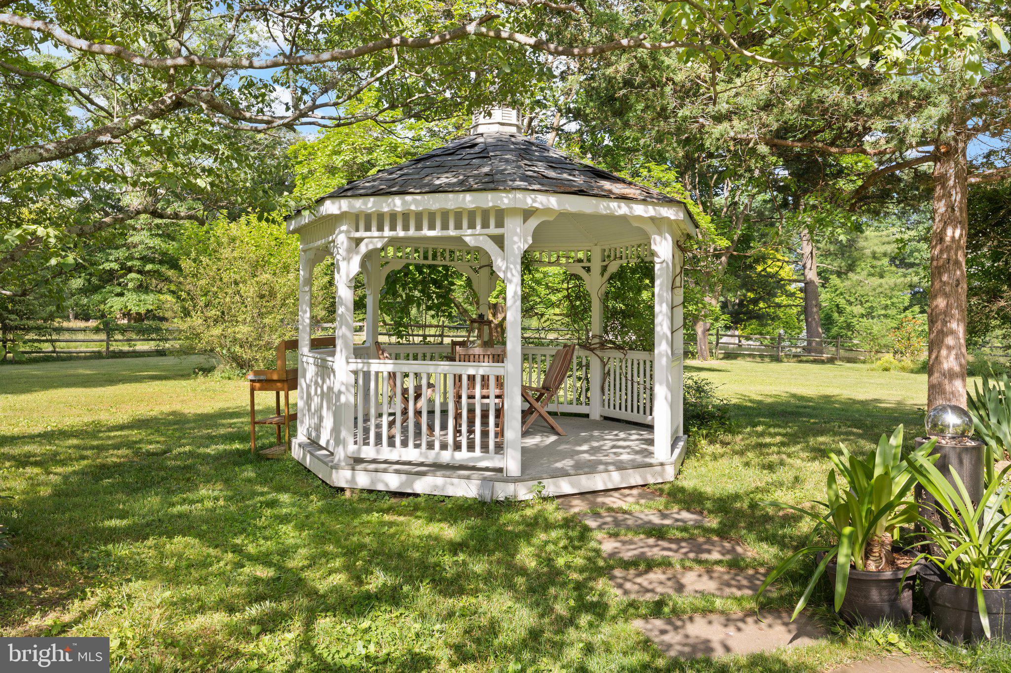 6176 Pidcock Creek Rd