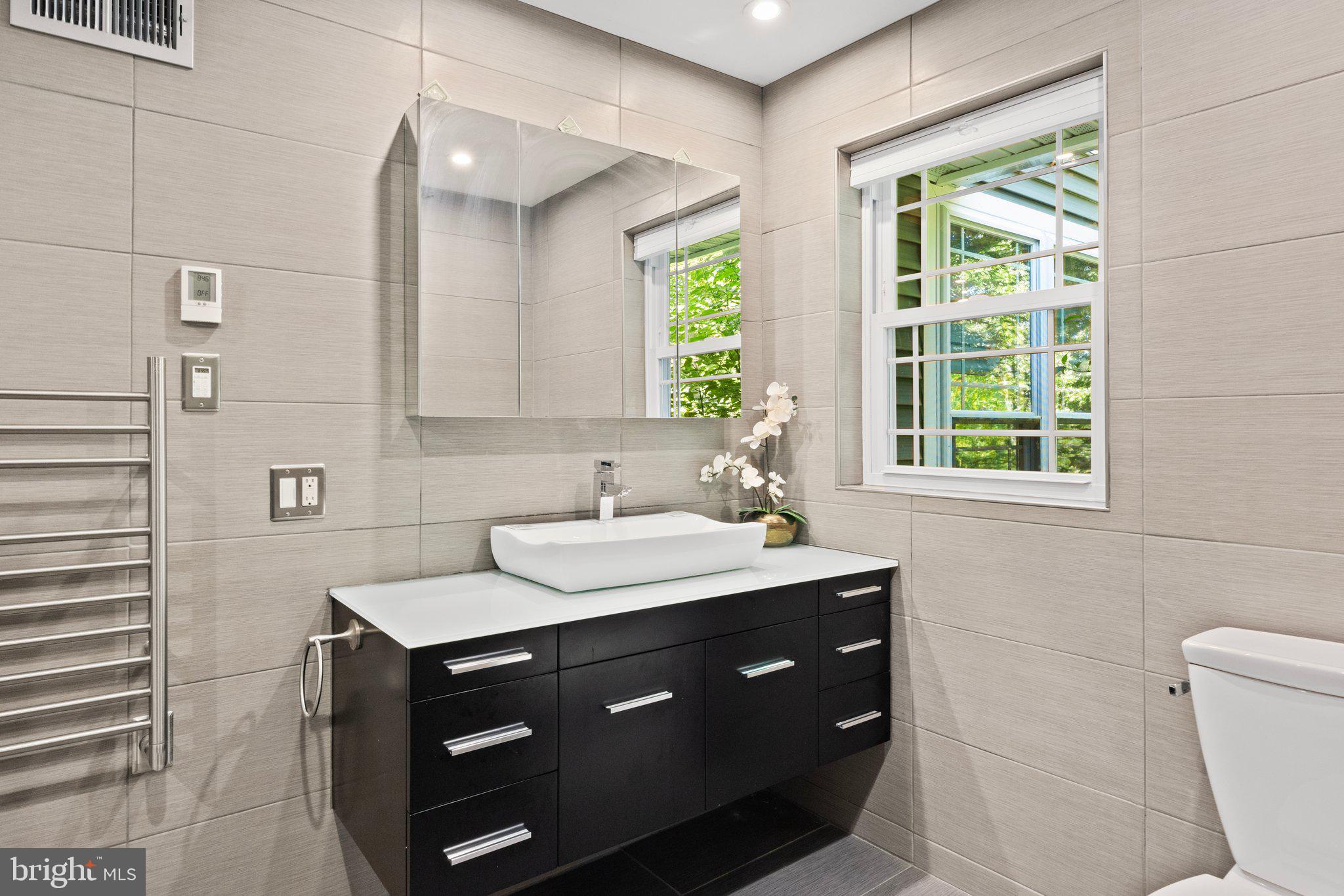 6176 Pidcock Creek Rd