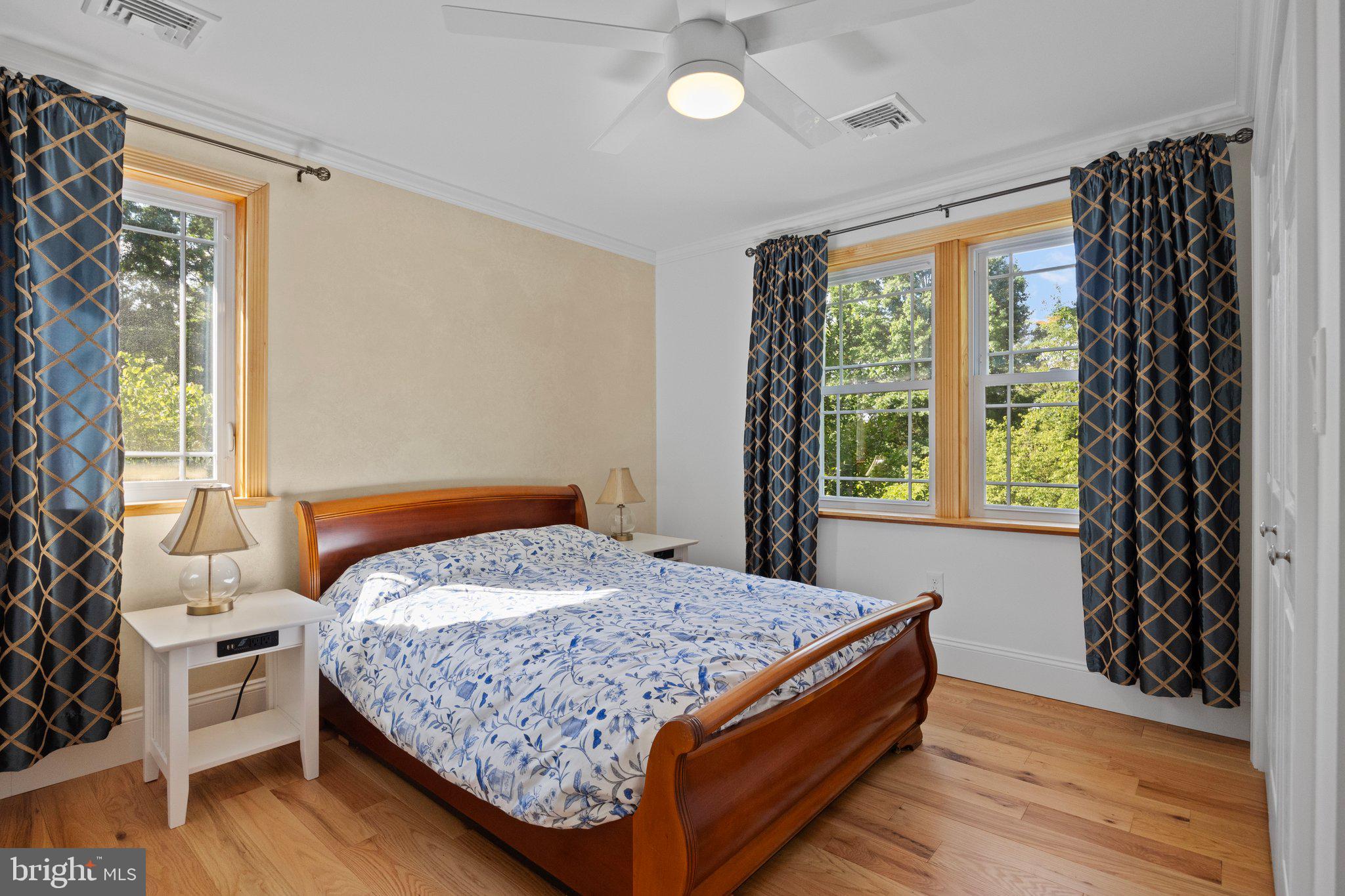 6176 Pidcock Creek Rd