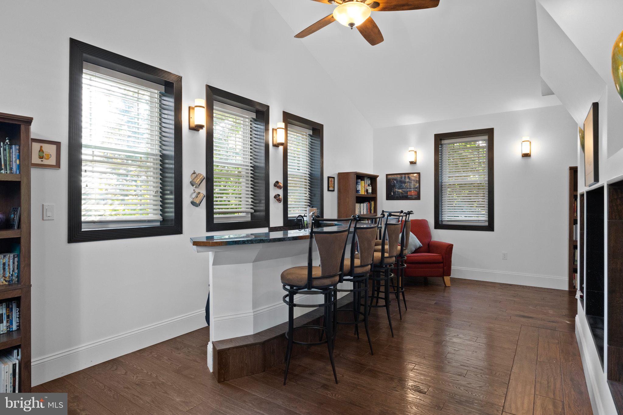 6176 Pidcock Creek Rd