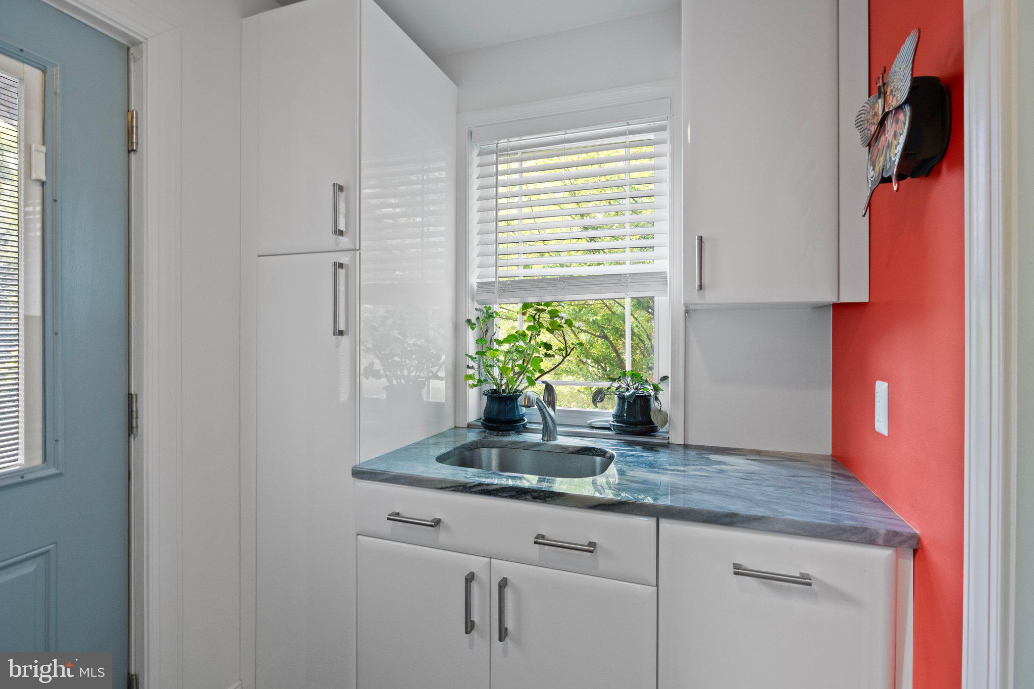 6176 Pidcock Creek Rd