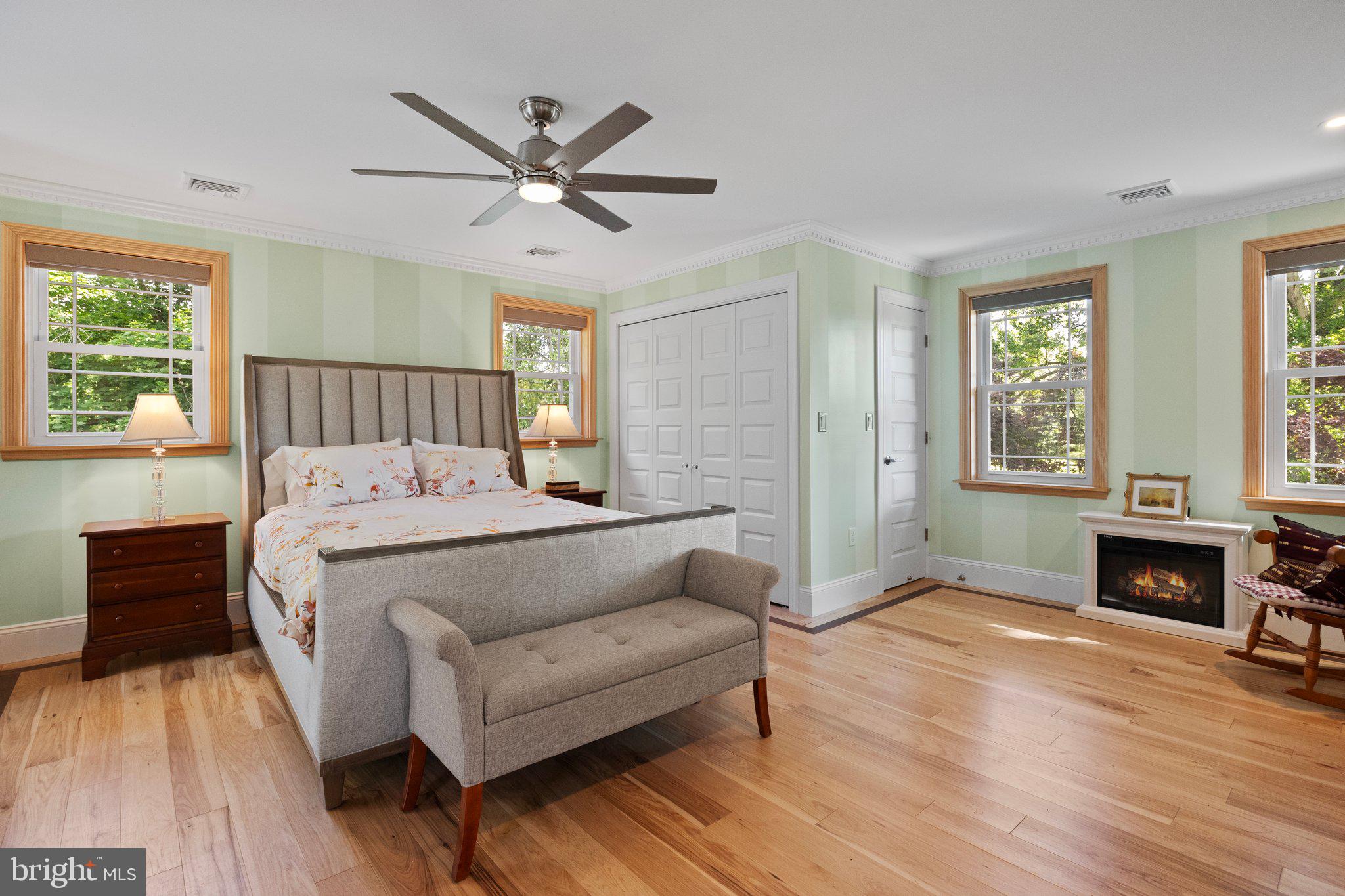 6176 Pidcock Creek Rd