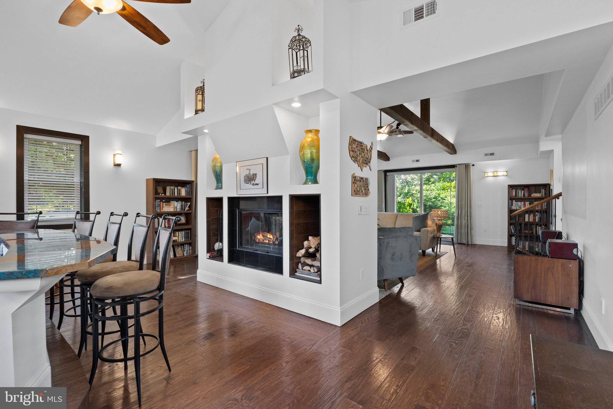 6176 Pidcock Creek Rd