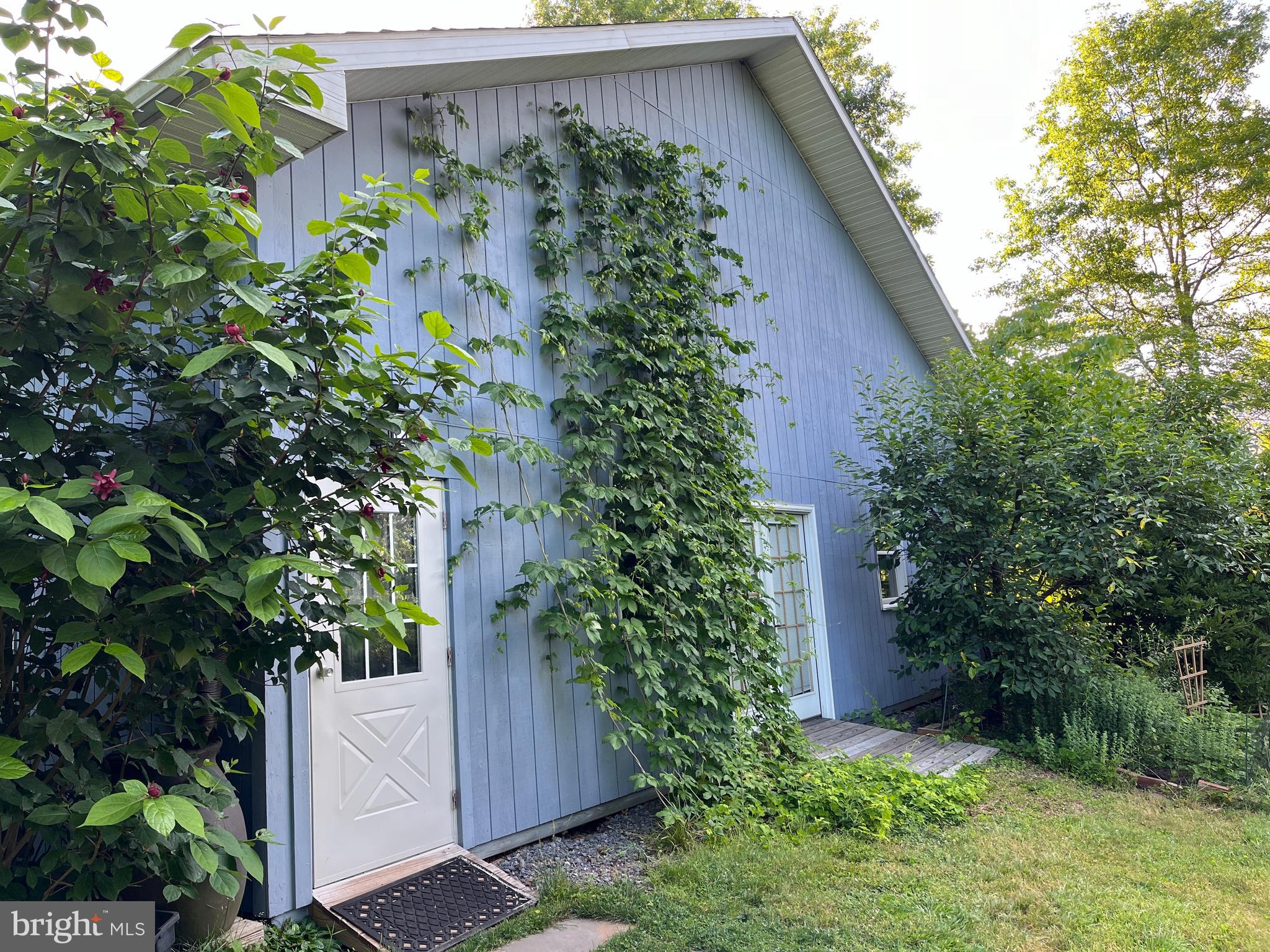 6176 Pidcock Creek Rd