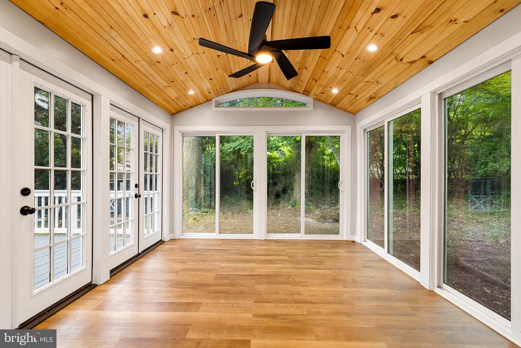 1 Serene Ln