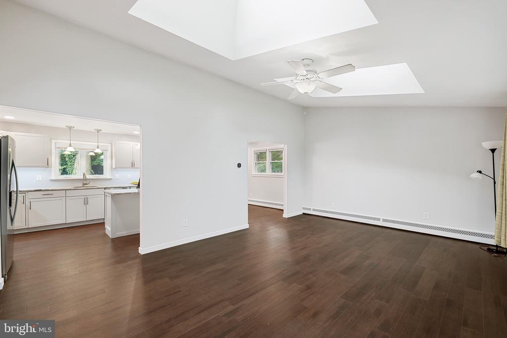 1 Serene Ln