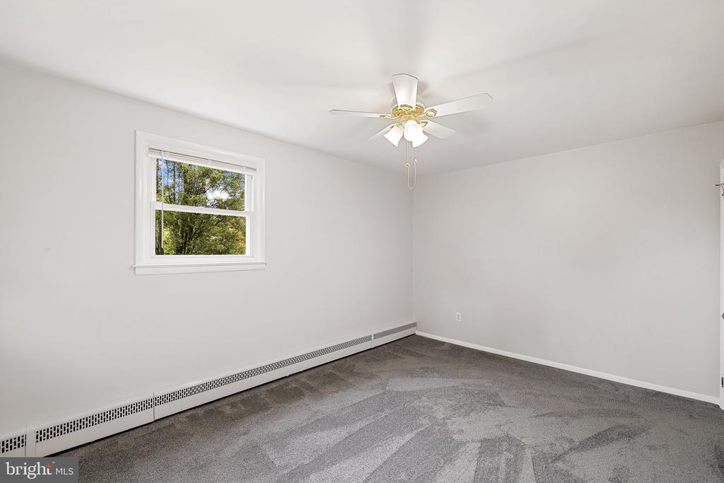 1 Serene Ln