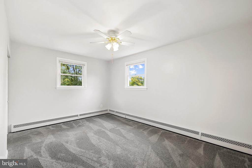 1 Serene Ln