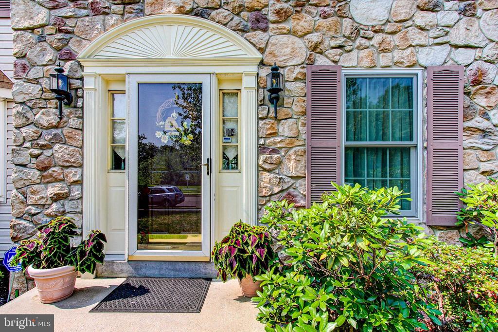 104 BILLINGSLEY DRIVE