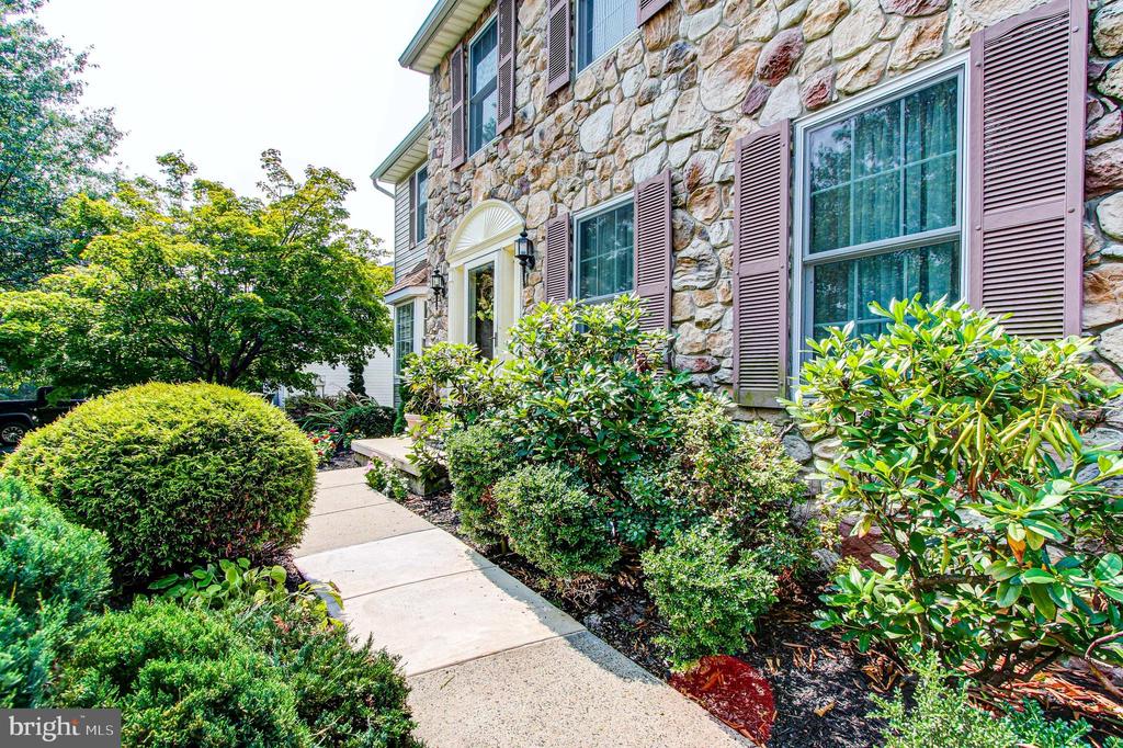 104 BILLINGSLEY DRIVE