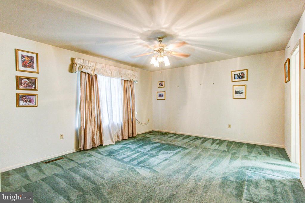 104 BILLINGSLEY DRIVE