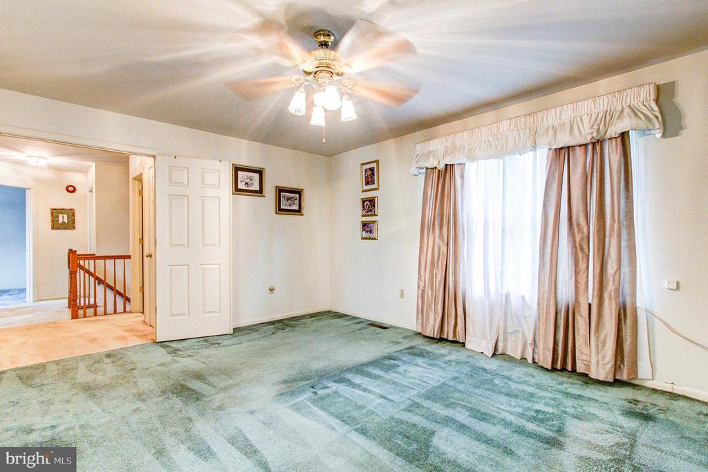 104 BILLINGSLEY DRIVE