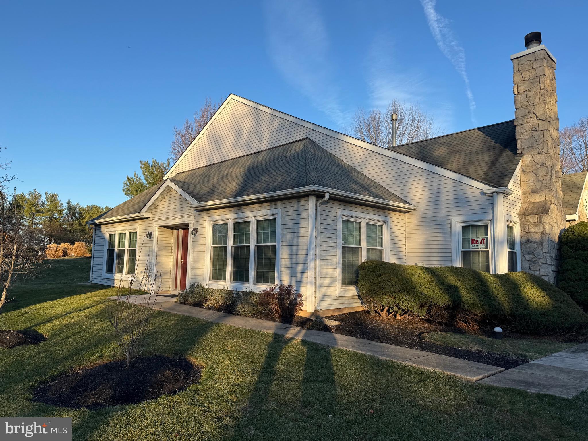 41 WALTON CT