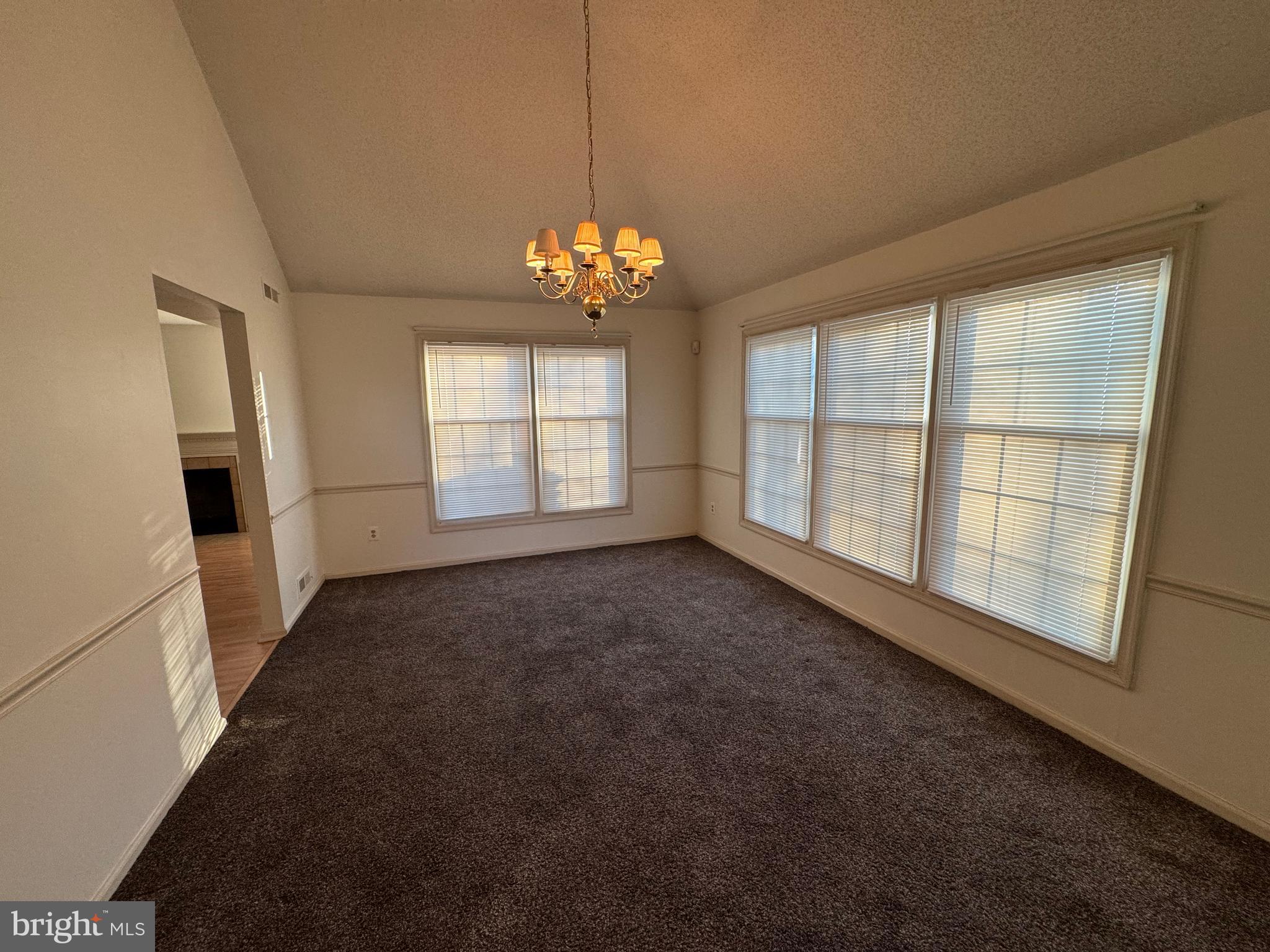 41 WALTON CT