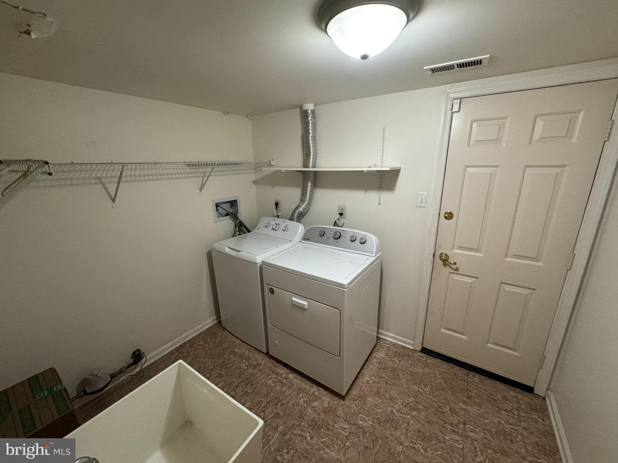 41 WALTON CT