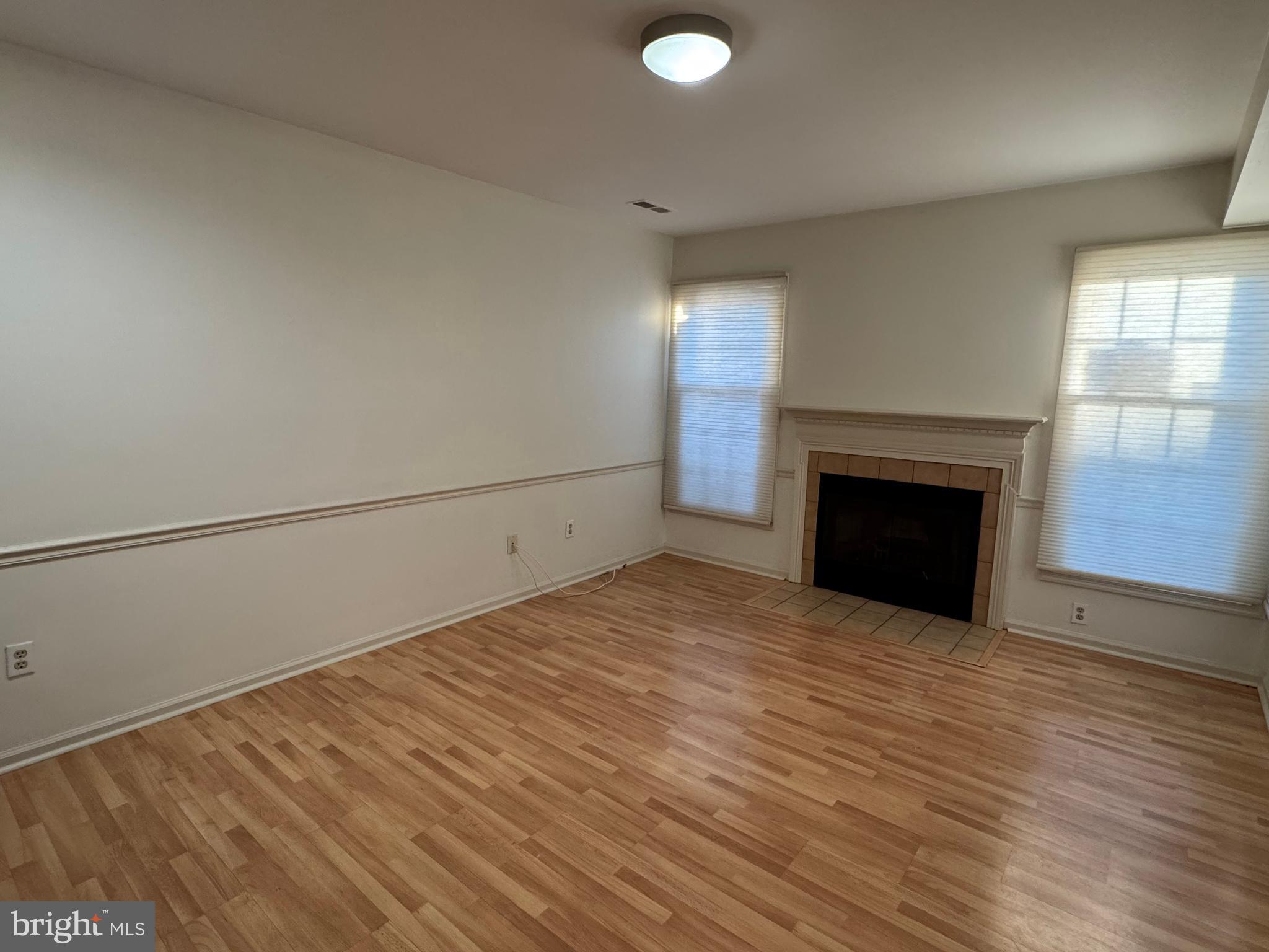 41 WALTON CT