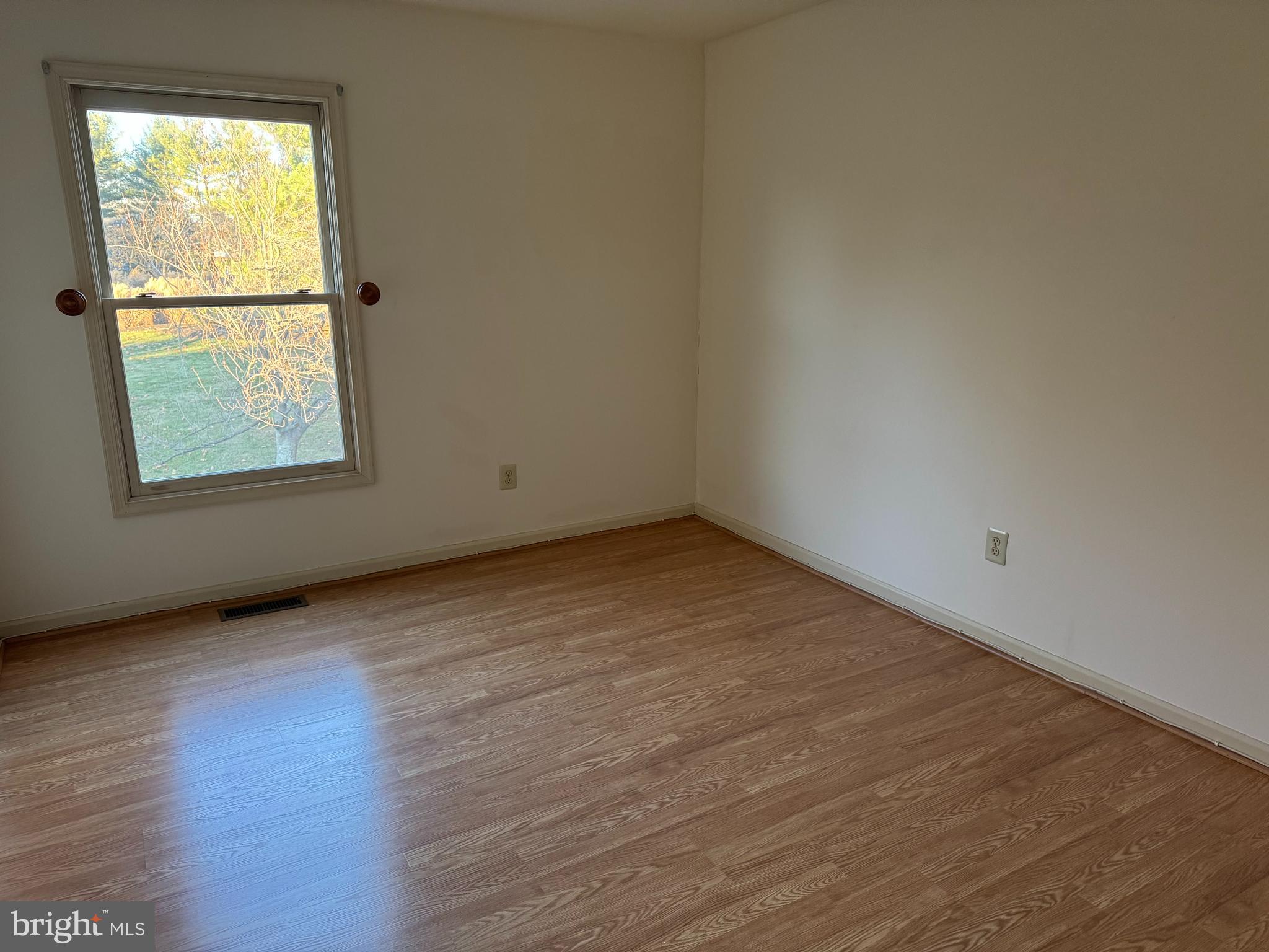 41 WALTON CT