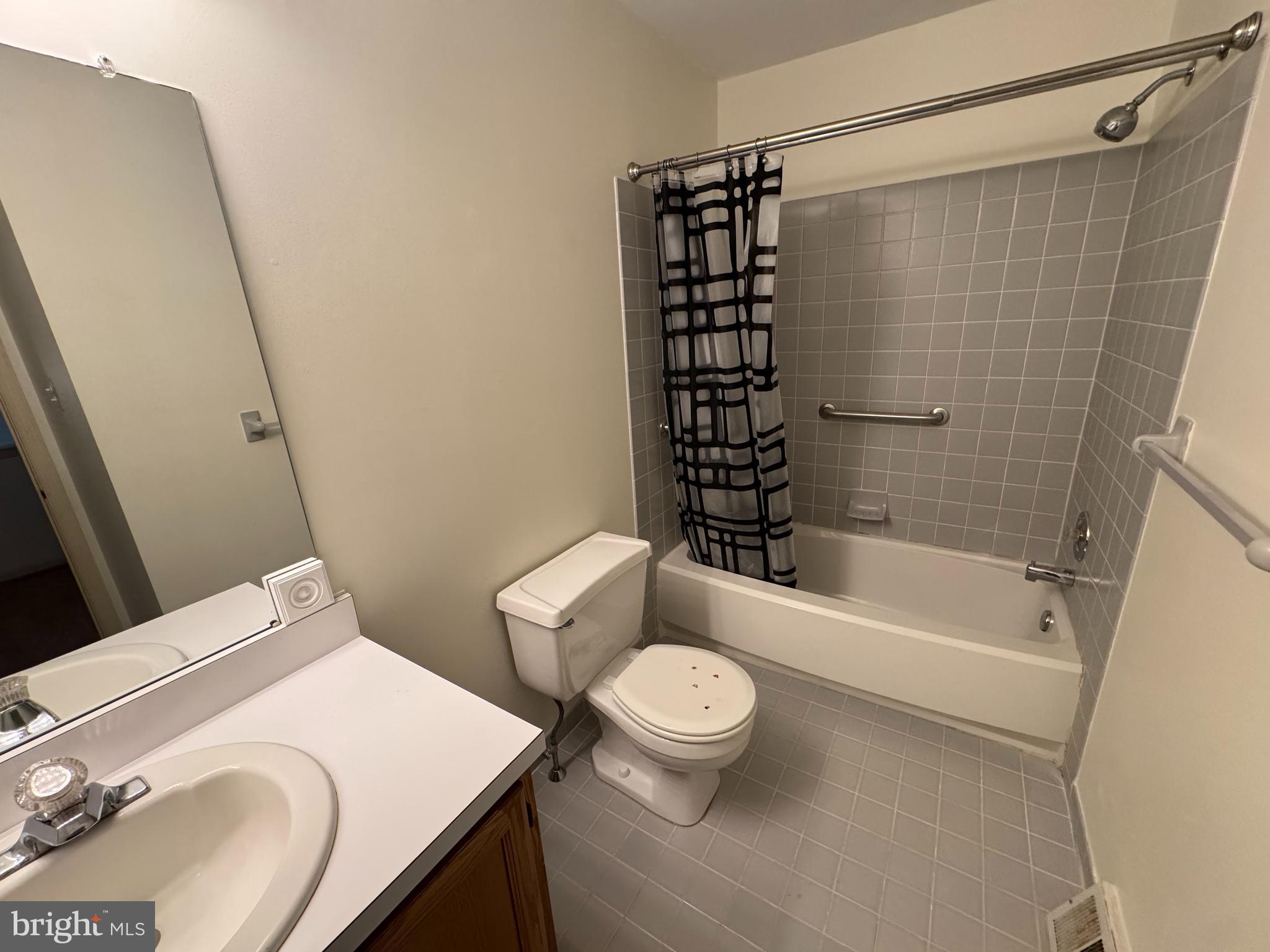 41 WALTON CT