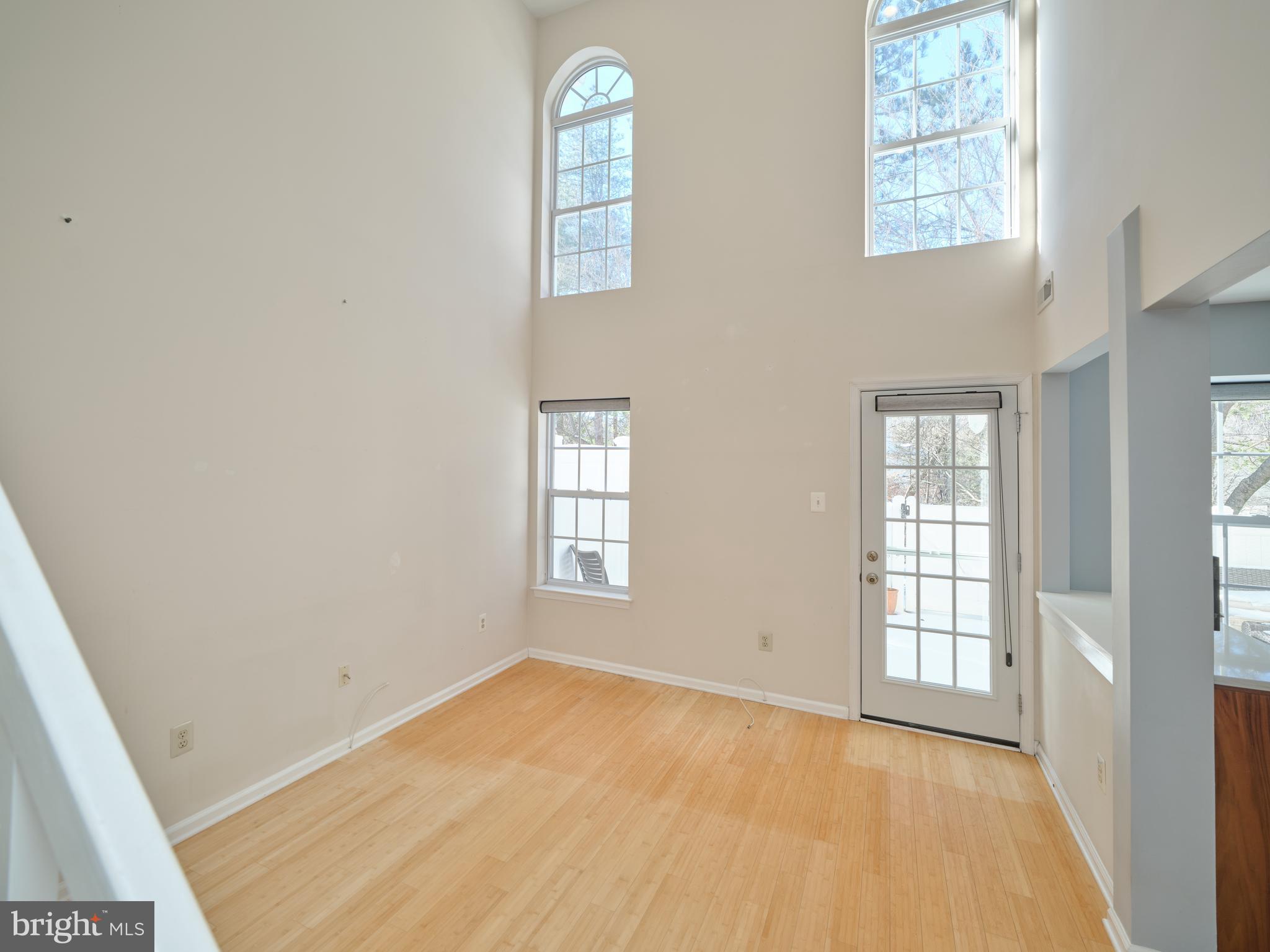 509 WATERFORD CT #82