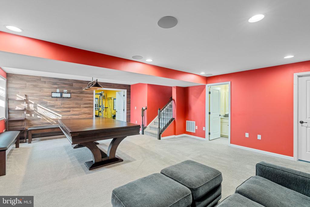 1145 Lynch Cir