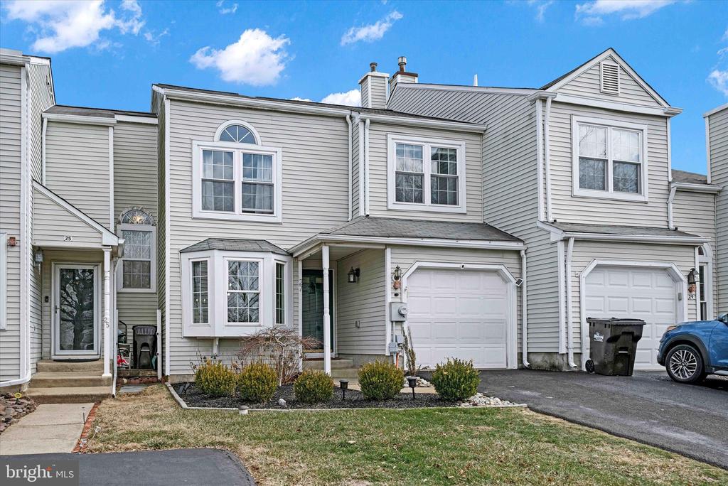 27 PARKVIEW WAY
