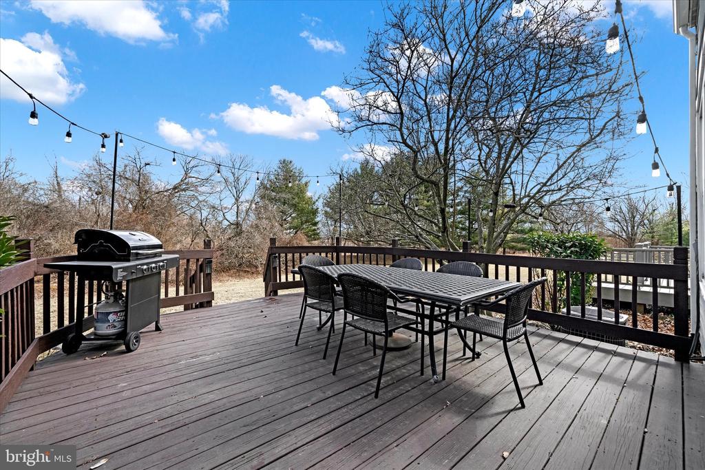 27 PARKVIEW WAY