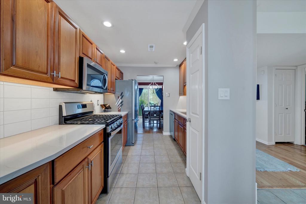 27 PARKVIEW WAY