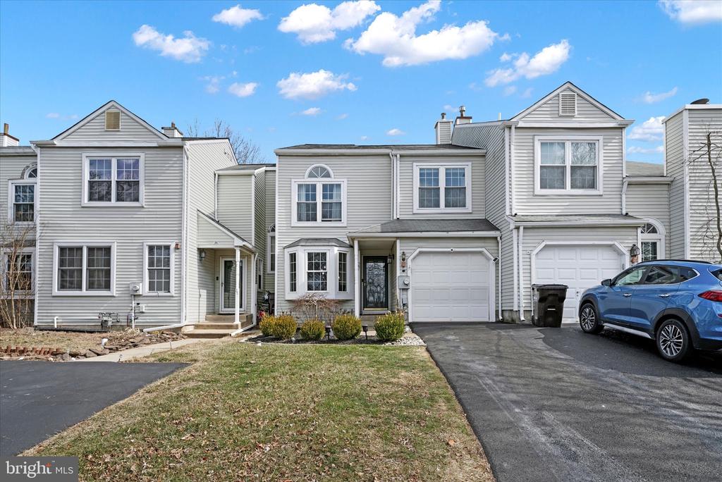 27 PARKVIEW WAY