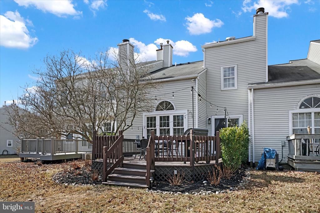 27 PARKVIEW WAY
