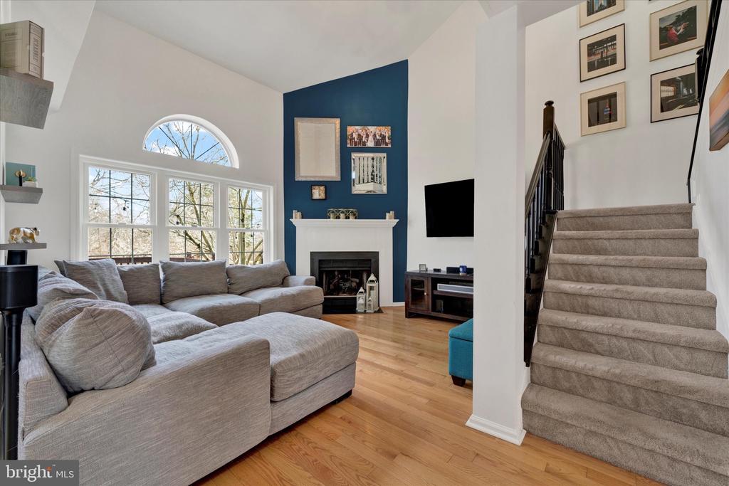 27 PARKVIEW WAY